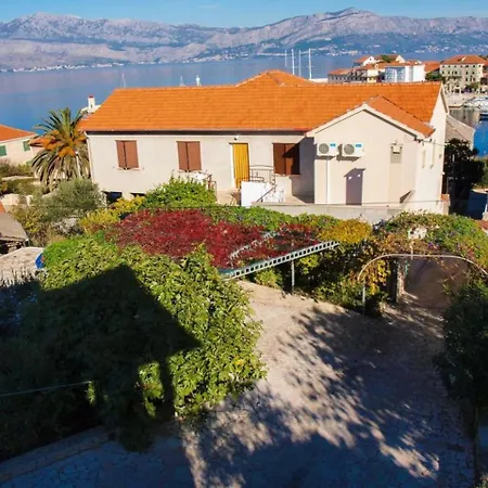Apartamento Karampija