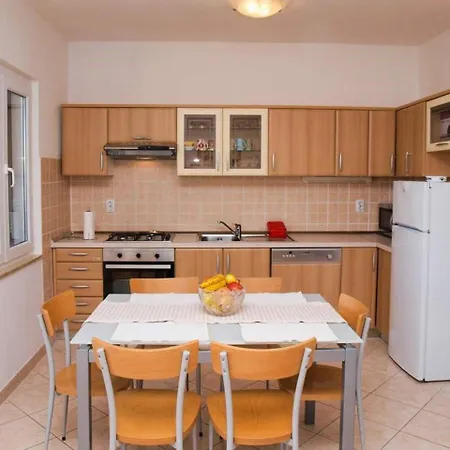 Apartamento Karampija