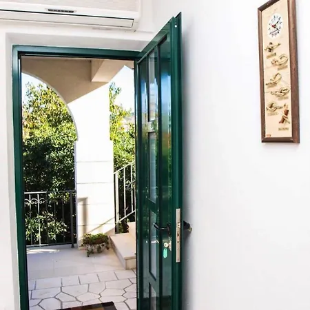 Apartamento Karampija